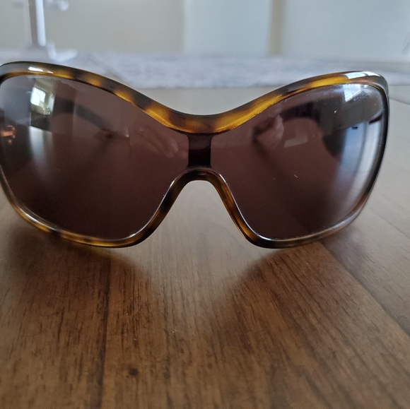 Dolce & Gabbana Sunglasses - Picture 6 of 11